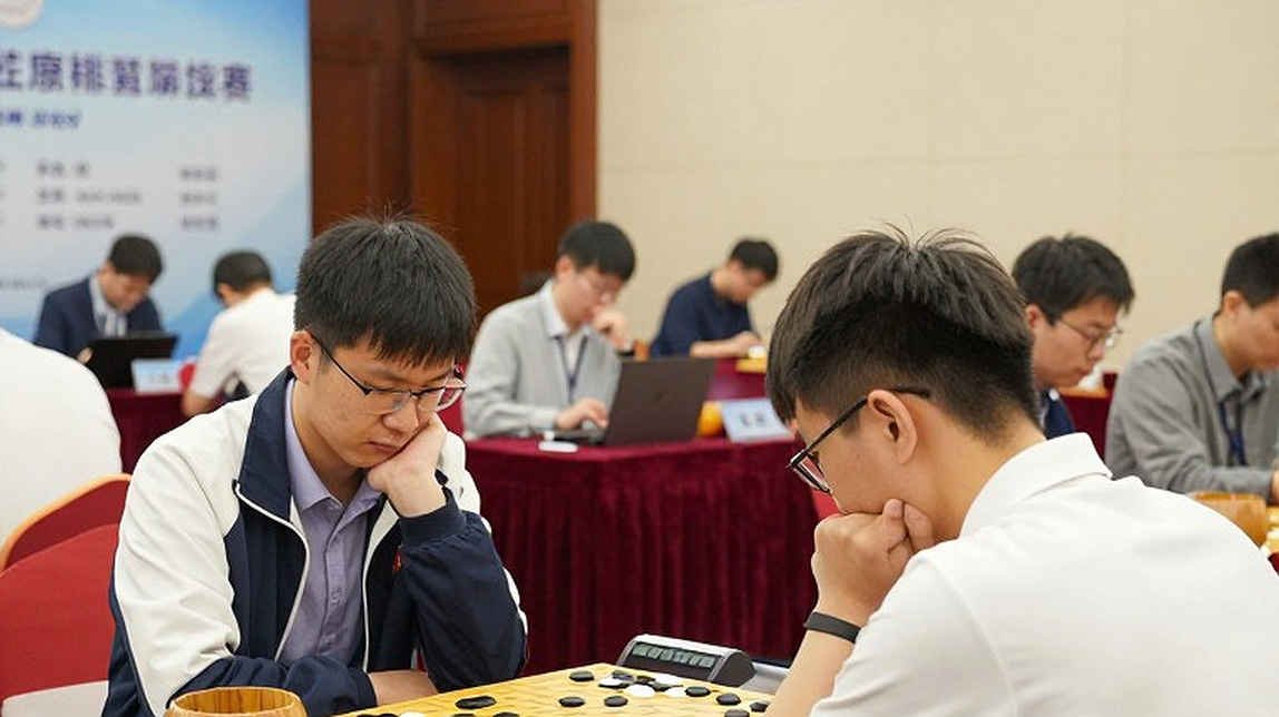Sau 1.d4 d5: Bảy hệ thống quân Trắng và tấm bản đồ phòng ngự mà quân Đen phải vẽ lại