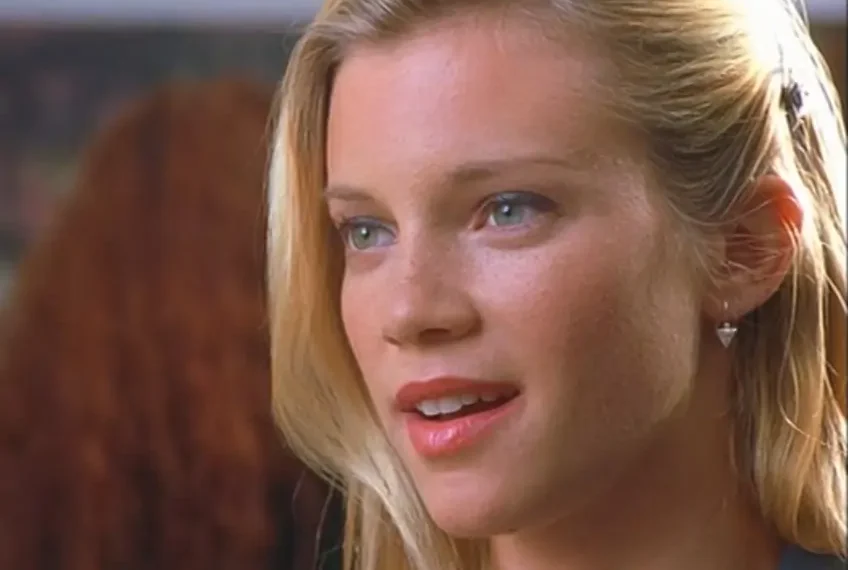 Amy Smart Early Life